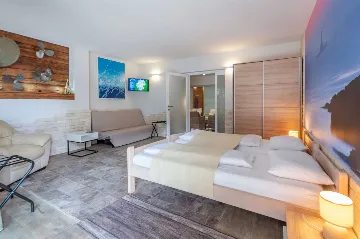 Ground-Floor Apartment in Vinkuran for 3 Guests