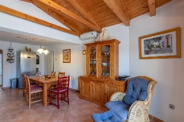 3-Bedroom Villa with Private Heated Pool in Pula