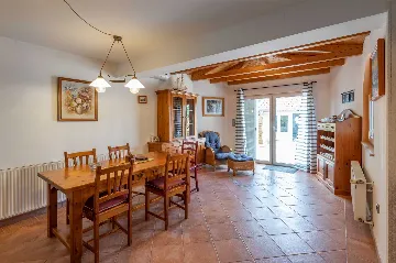 3-Bedroom Villa with Private Heated Pool in Pula