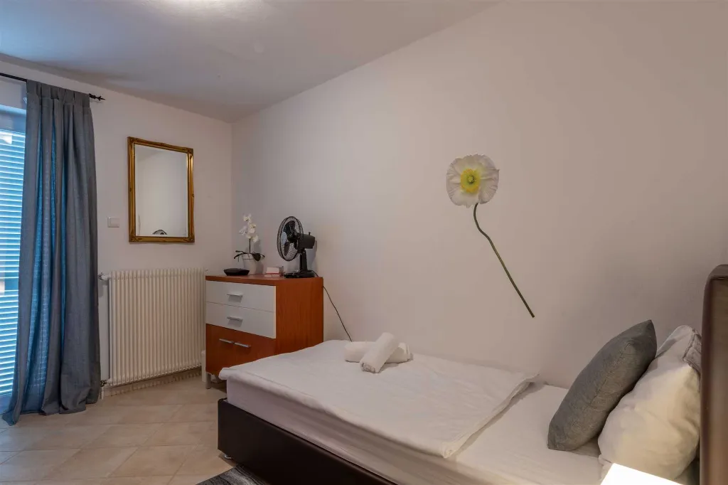 3-Bedroom Villa with Private Heated Pool in Pula
