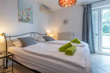 3-Bedroom Villa with Private Heated Pool in Pula