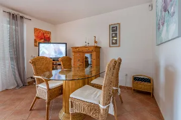 3-Bedroom Villa with Private Heated Pool in Pula