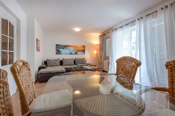 3-Bedroom Villa with Private Heated Pool in Pula