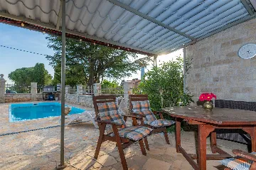 3-Bedroom Villa with Private Heated Pool in Pula