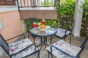 Nedešćina Villa for Up to 8 Guests with Private Pool