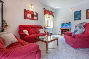 Nedešćina Villa for Up to 8 Guests with Private Pool