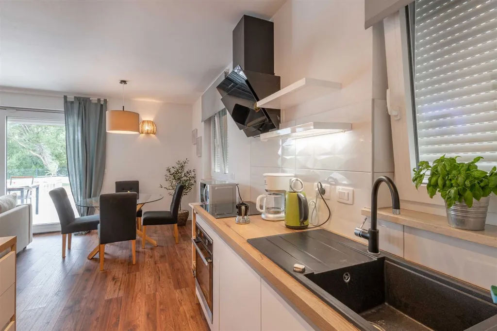 Ground-Floor House with Pool in Labin