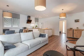 Ground-Floor House with Pool in Labin