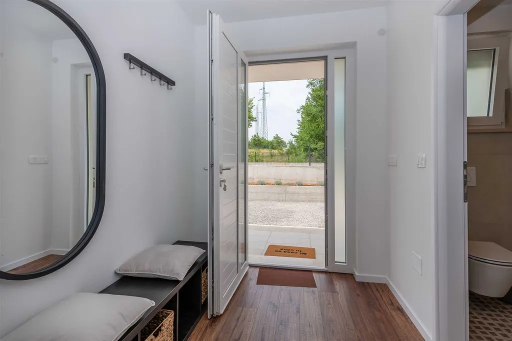 Ground-Floor House with Pool in Labin