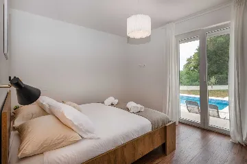 Ground-Floor House with Pool in Labin