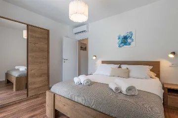 Ground-Floor House with Pool in Labin