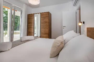 Ground-Floor House with Pool in Labin