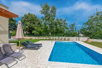Ground-Floor House with Pool in Labin