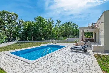 Ground-Floor House with Pool in Labin