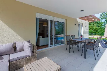 Ground-Floor House with Pool in Labin