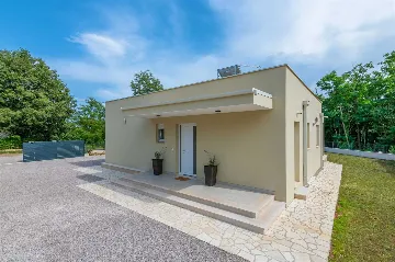 Ground-Floor House with Pool in Labin