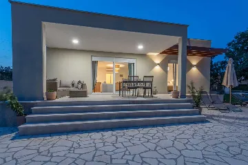 Ground-Floor House with Pool in Labin