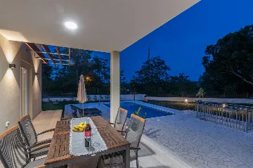 Ground-Floor House with Pool in Labin