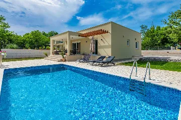 Ground-Floor House with Pool in Labin