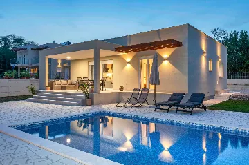 Ground-Floor House with Pool in Labin