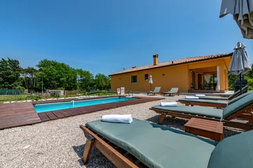 3-Bedroom House with Pool in Nedešćina