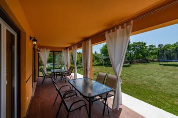 3-Bedroom House with Pool in Nedešćina