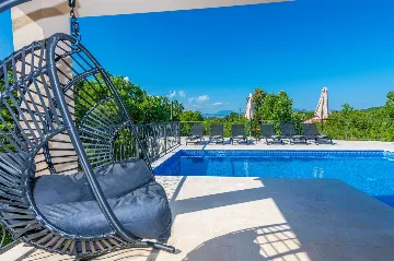 3-Bedroom House with Pool in Labin