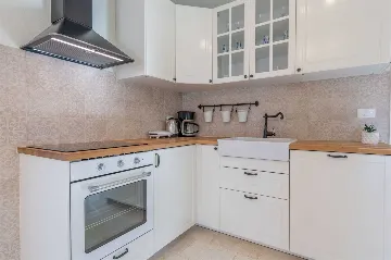 3-Bedroom House with Pool in Labin