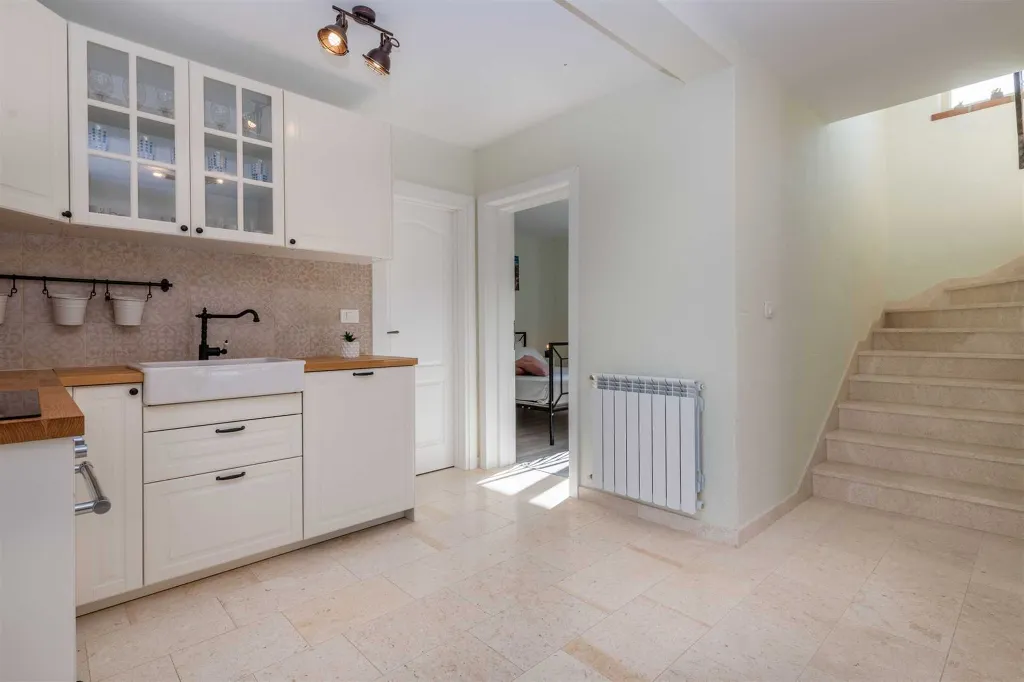 3-Bedroom House with Pool in Labin
