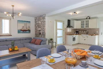 3-Bedroom House with Pool in Labin