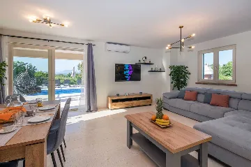 3-Bedroom House with Pool in Labin