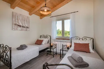 3-Bedroom House with Pool in Labin