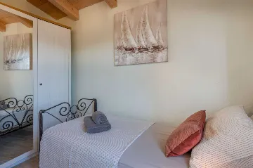 3-Bedroom House with Pool in Labin