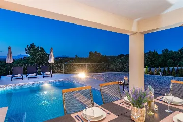 3-Bedroom House with Pool in Labin