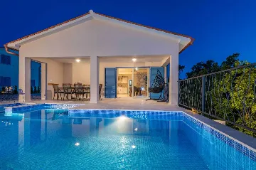 3-Bedroom House with Pool in Labin