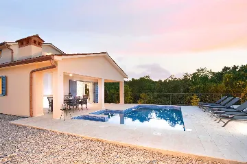 3-Bedroom House with Pool in Labin