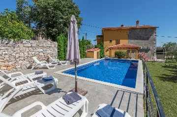 House with Pool and Sea View in Labin