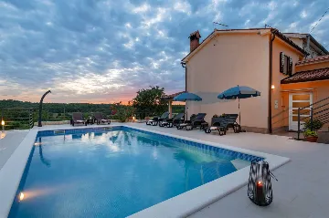 Renovated House with Pool in Sveta Nedelja