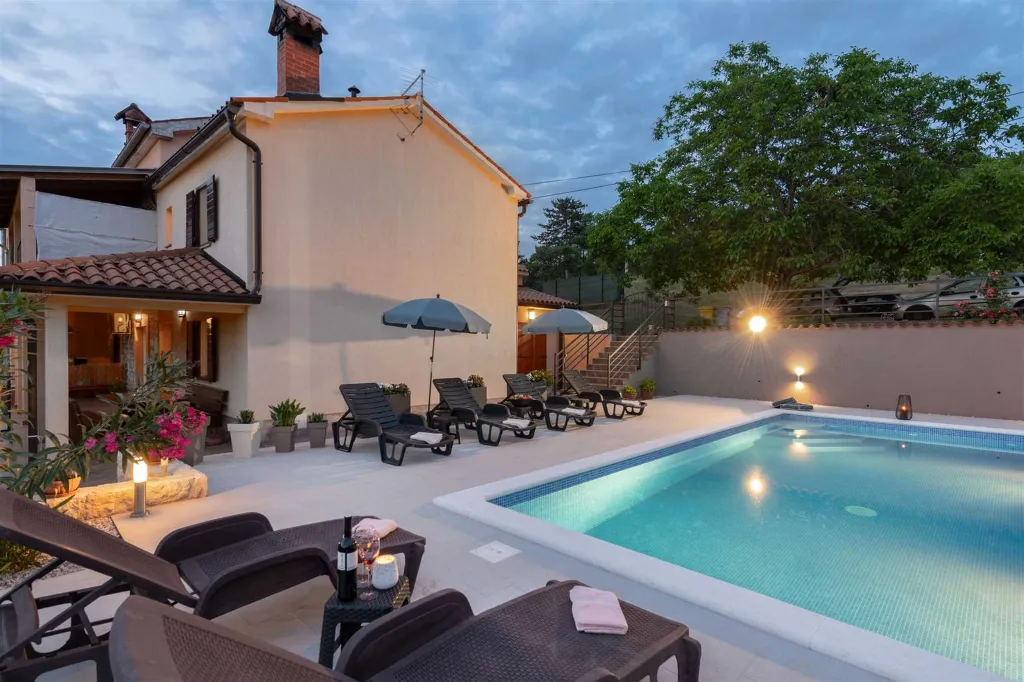 Renovated House with Pool in Sveta Nedelja