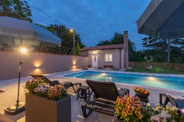 Renovated House with Pool in Sveta Nedelja