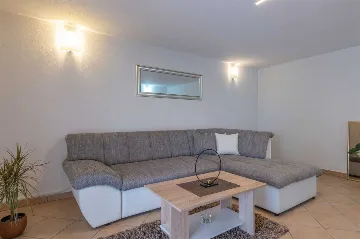 Renovated House with Pool in Sveta Nedelja