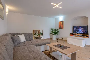 Renovated House with Pool in Sveta Nedelja