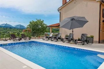 Renovated House with Pool in Sveta Nedelja