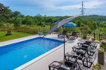 Renovated House with Pool in Sveta Nedelja