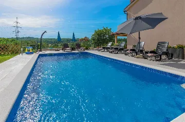 Renovated House with Pool in Sveta Nedelja