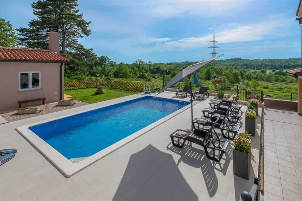 Renovated House with Pool in Sveta Nedelja
