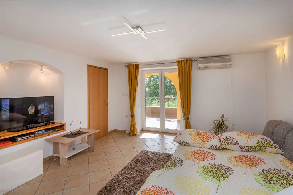 Renovated House with Pool in Sveta Nedelja