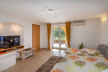 Renovated House with Pool in Sveta Nedelja