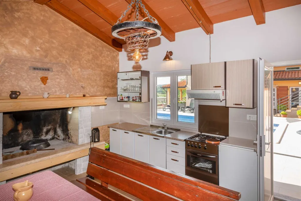 Renovated House with Pool in Sveta Nedelja
