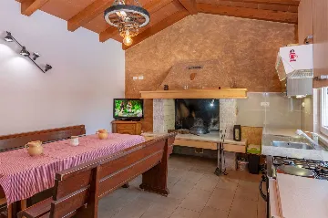 Renovated House with Pool in Sveta Nedelja